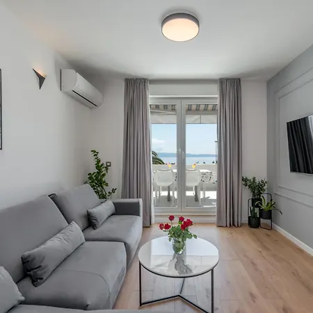 Beachfront Znjan Apartments Split Exterior photo